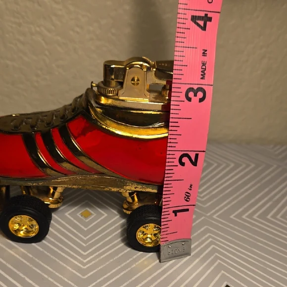 Vintage Red Roller Skate Lighter - Picture 11 of 11